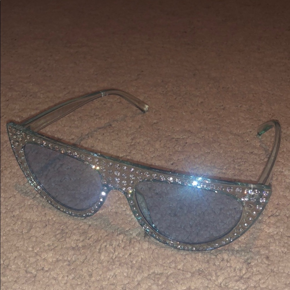 All 7 sunglasses! - Picture 4 of 8